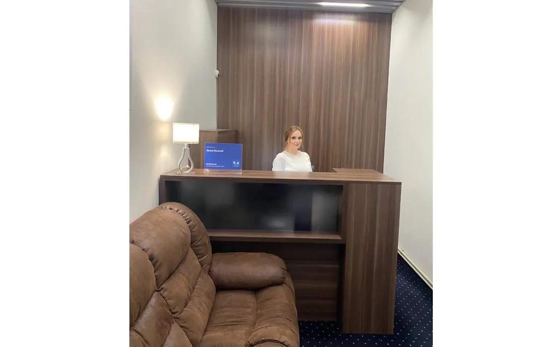 Donald Hotel-1